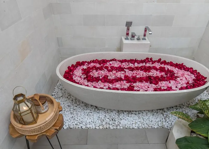Luna Rose Villa *